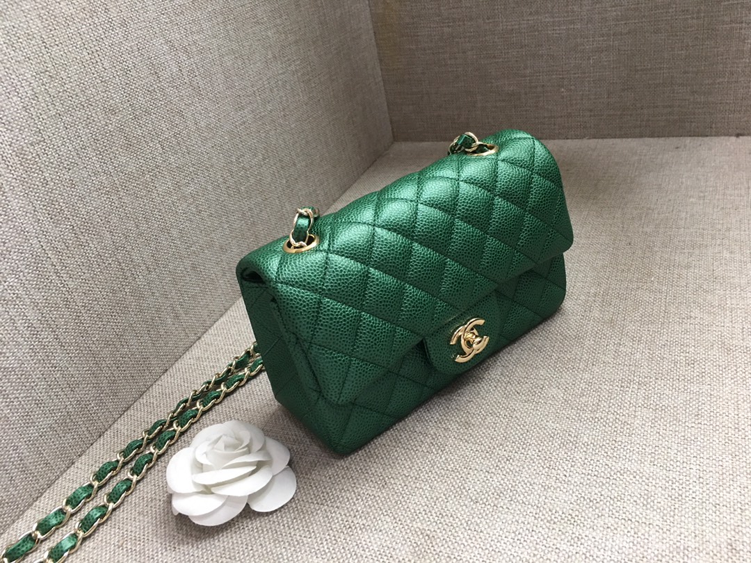 Small Classic Flap Caviar Bag A01116 Green/Gold